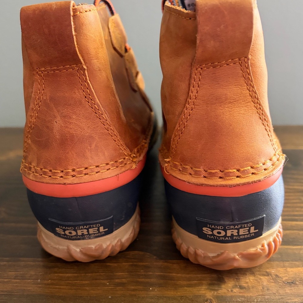 Sorel Out N About Leather Waterproof Duck Boots Carmel & Navy Women’s Size 8.5 - Picture 6 of 13